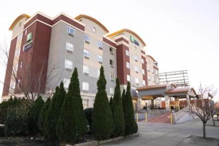 Holiday Inn Express Maspeth, An Ihg - 50