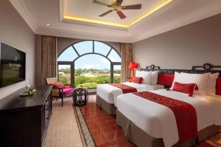 Silk Path Grand Hue - 83