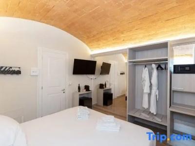 Florence Luxury Suites and Wellness - 42