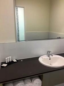 Best Western Cattle City Motor Inn - 93