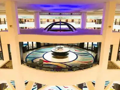 Mövenpick Grand Al Bustan - 23