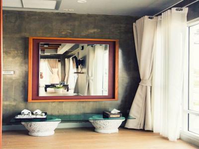 Kroque Boutique & Bistro - 7