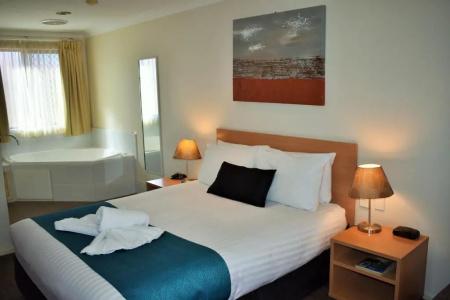 Best Western Tuscany on Tor Motor Inn - 87
