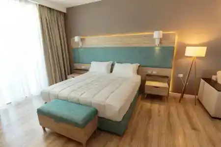 Regina Blu - 33