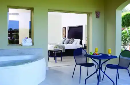 Coral Sea Holiday Resort and Aqua Park - 7