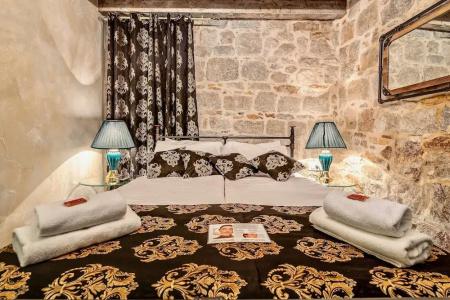 Historic Plaza Varos Split - 61