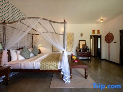The Elephant Stables - 129