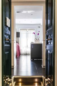 Imperial Suite Guest House - 7