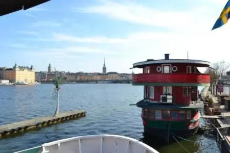 Den Röda Båten - 32