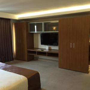 Weston Suites - 25
