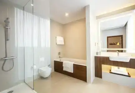 Courtyard by Marriott Edinburgh West - 8