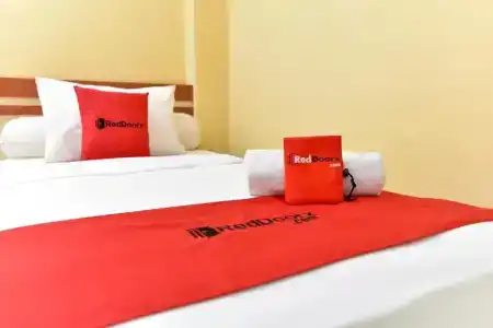 RedDoorz Plus near Mall Bali Galeria 2 - 21