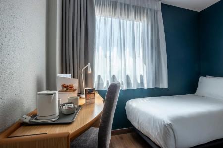 Travelodge Alicante Puerto - 32