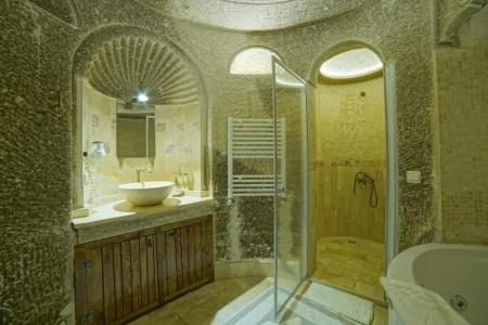 Safran Cave - 106