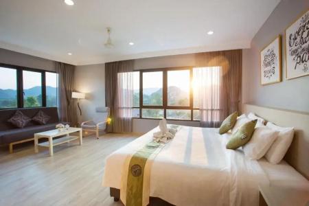 Grandsiri KhaoYai - 50
