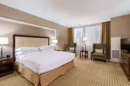 Hilton Indianapolis & Suites - 3
