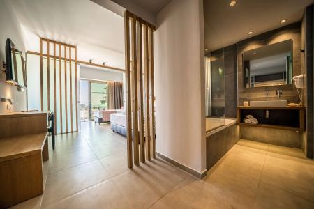 Harmony Crest Resort & Spa Adults Only - 5