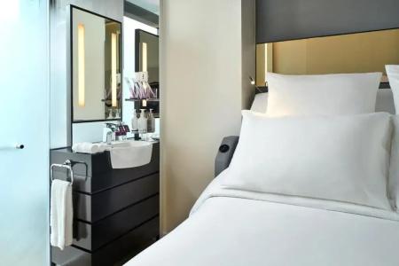 Yotel Singapore Orchard Road (Sg Clean, Staycation Approved) - 57