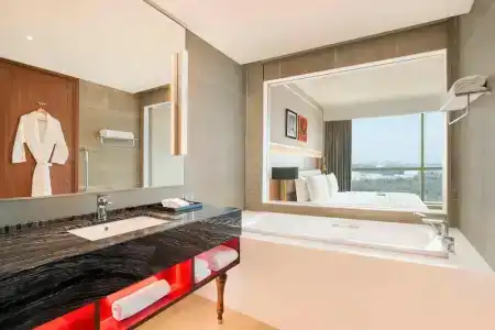 Le Meridien - 125