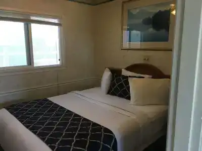 The Palomar Inn - 3