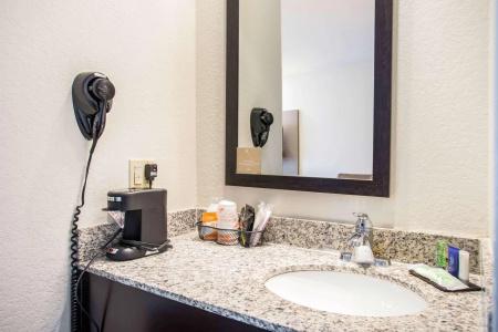 Sleep Inn International Airport - 34