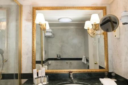 Grand Bucharest - 32