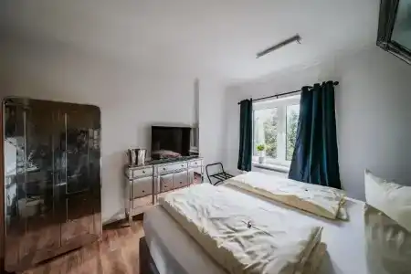 Robrooks Garni - 29