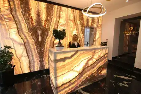 Emerald Boutique - 1