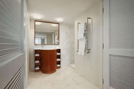 Hilton Miami Airport Blue Lagoon - 91