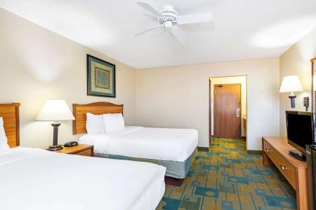 La Quinta By Wyndham East - 5