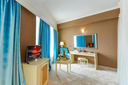 Phoenicia Grand - 52