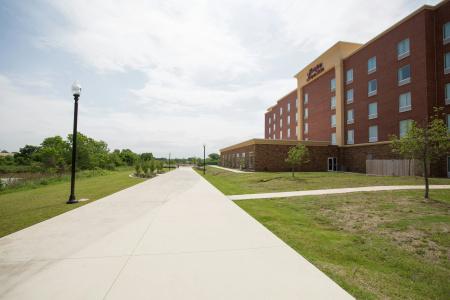 Hampton Inn & Suites Airport - 34