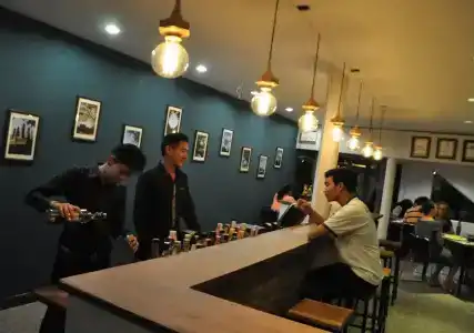 Ruean Thai - 25