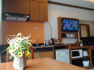 Green Harbor & Service Apartment - 38