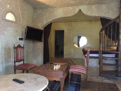 Oread Cave Suites - 210