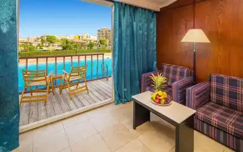 Hawaii Caesar Palace Aqua Park - Families and Couples Only - 7
