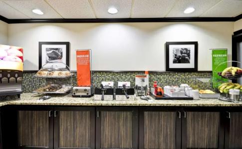 Hampton Inn Charleston-Historic District - 12