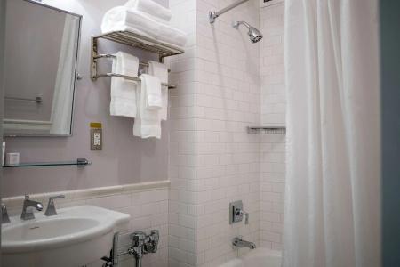 DeLuxe, a Provenance Hotel - 7