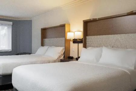 Elk Lake Inn & Suites - 69