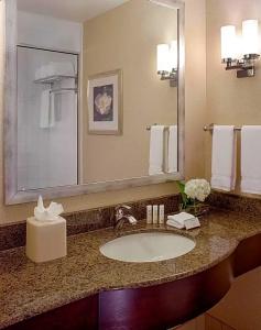 Hilton Garden Inn Downtown - 39