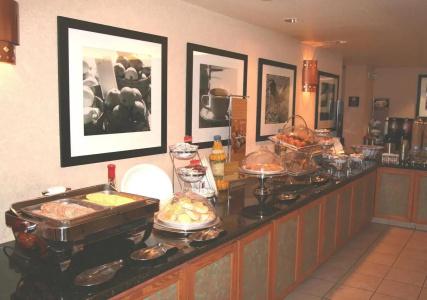 Hyatt Place Tucson Central - 12