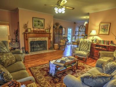Blue Mountain Mist Country Inn - 16