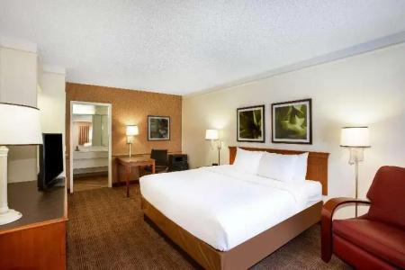 La Quinta Inn by Wyndham Austin Capitol / Downtown - 20