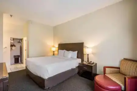 Clarion Inn & Suites Central Beach - 72