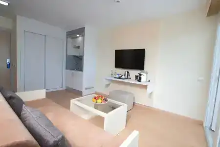 Hl Suite Nardos - Only Adults - 29