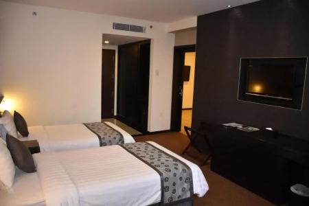 Royal (SG Clean, Staycation Approved) - 47