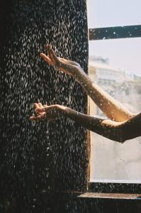 Mona. - 71