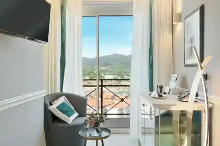 Vis à Vis - 196