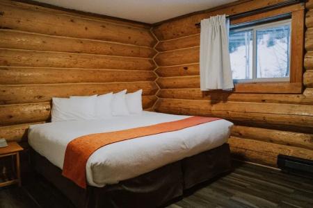 Glacier House & Resort - 86