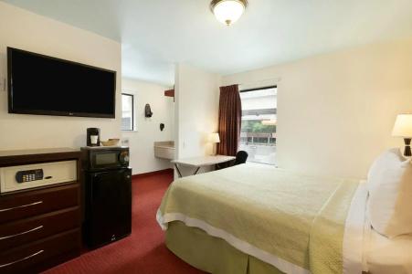 Days Inn by Wyndham Austin/University/Downtown - 6